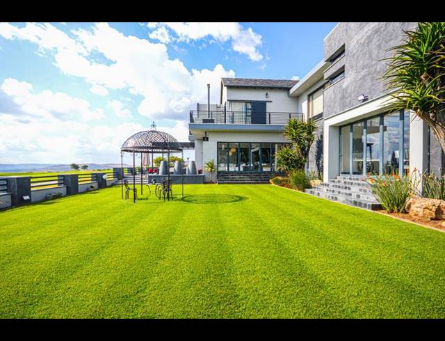 6 BEDROOM HOUSE FOR SALE IN COPPERLEAF ESTATE